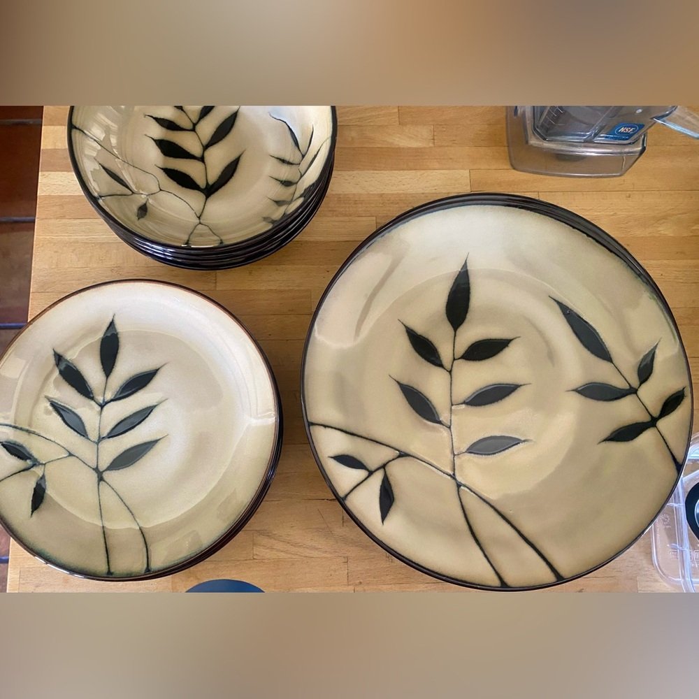 Midnight Palm Gibson Design Elite Collection dinner- salad- bowl Discontinued